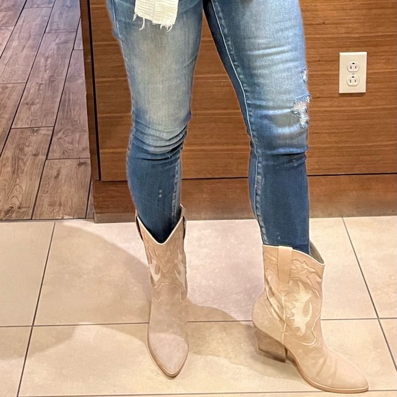 Dolce Vita Landen Western Boots - Picture 9 of 10